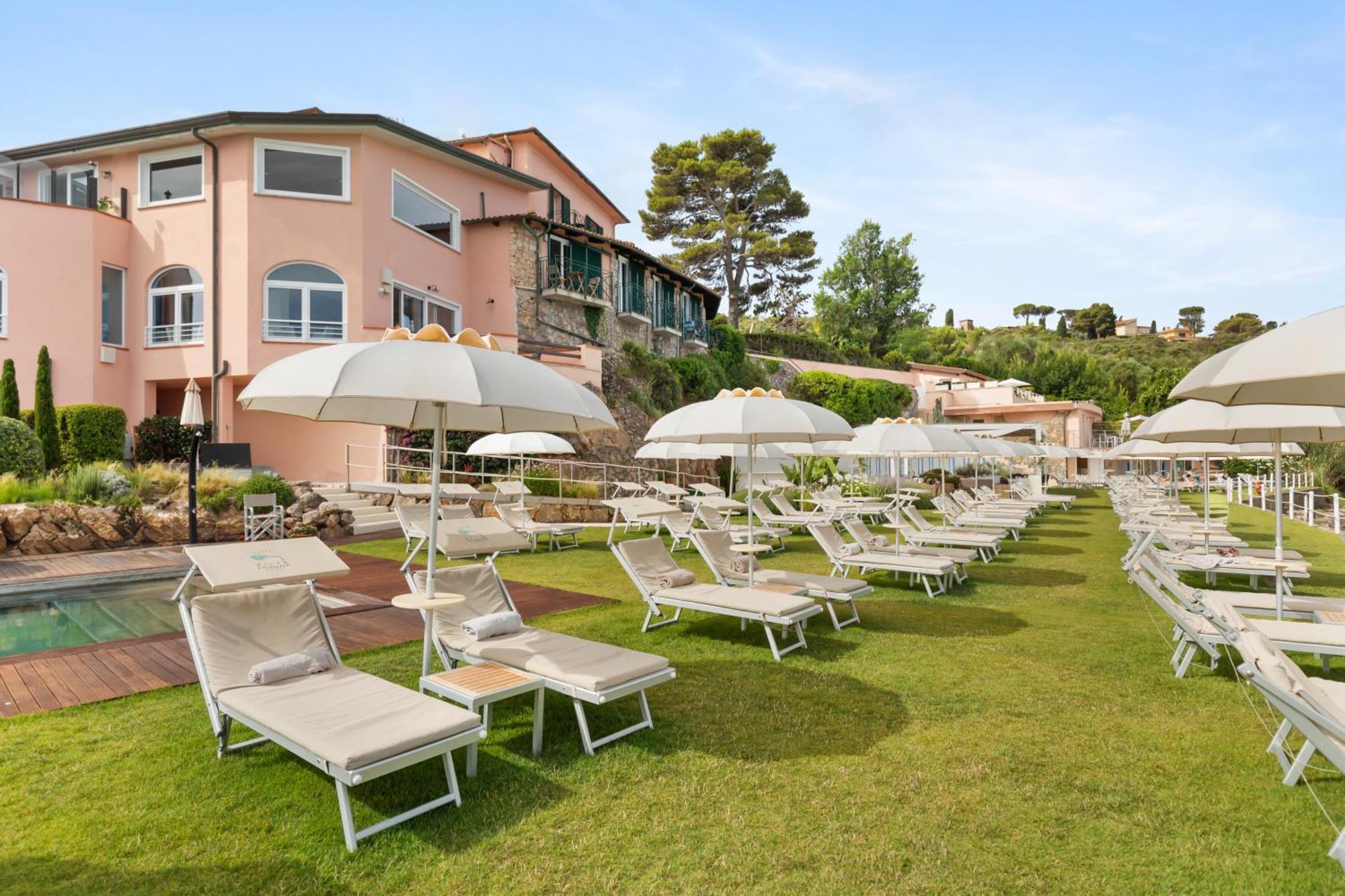 Hotel Villa Domizia Порто Санто Стефано Екстериор снимка